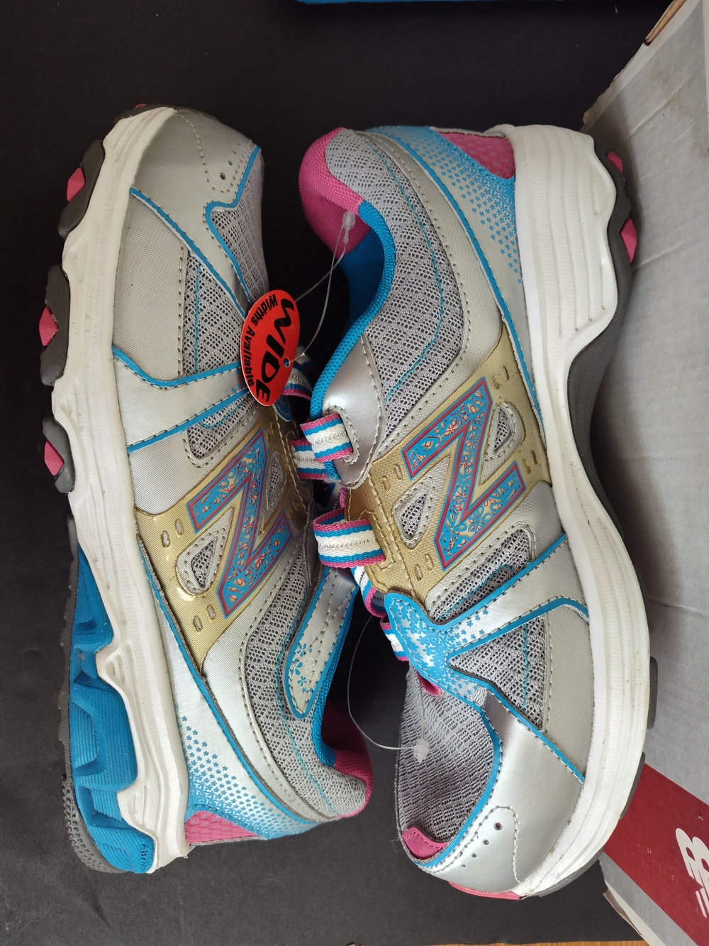 New Balance Youth 6 Wide Women's 7.5 Wide Athletic Shoes New